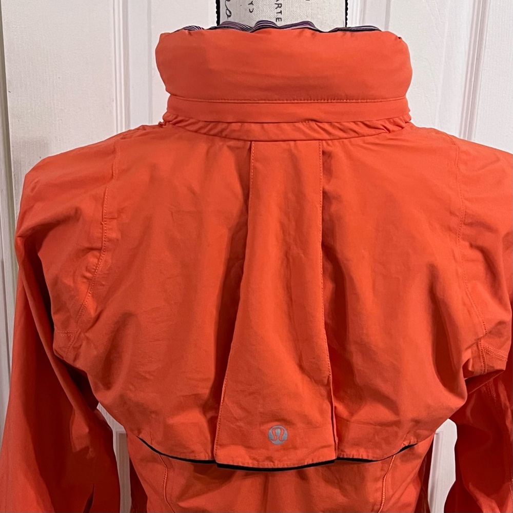 RARE Lululemon Run: In The Rain Jacket - Picture 9 of 16